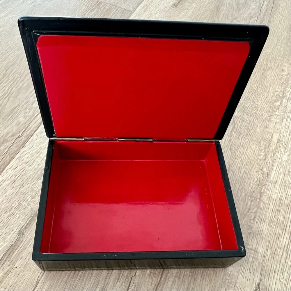 Vintage Large 1975 Russian Lacquer Box Made In USSR Artist‎ Signed W Certificate